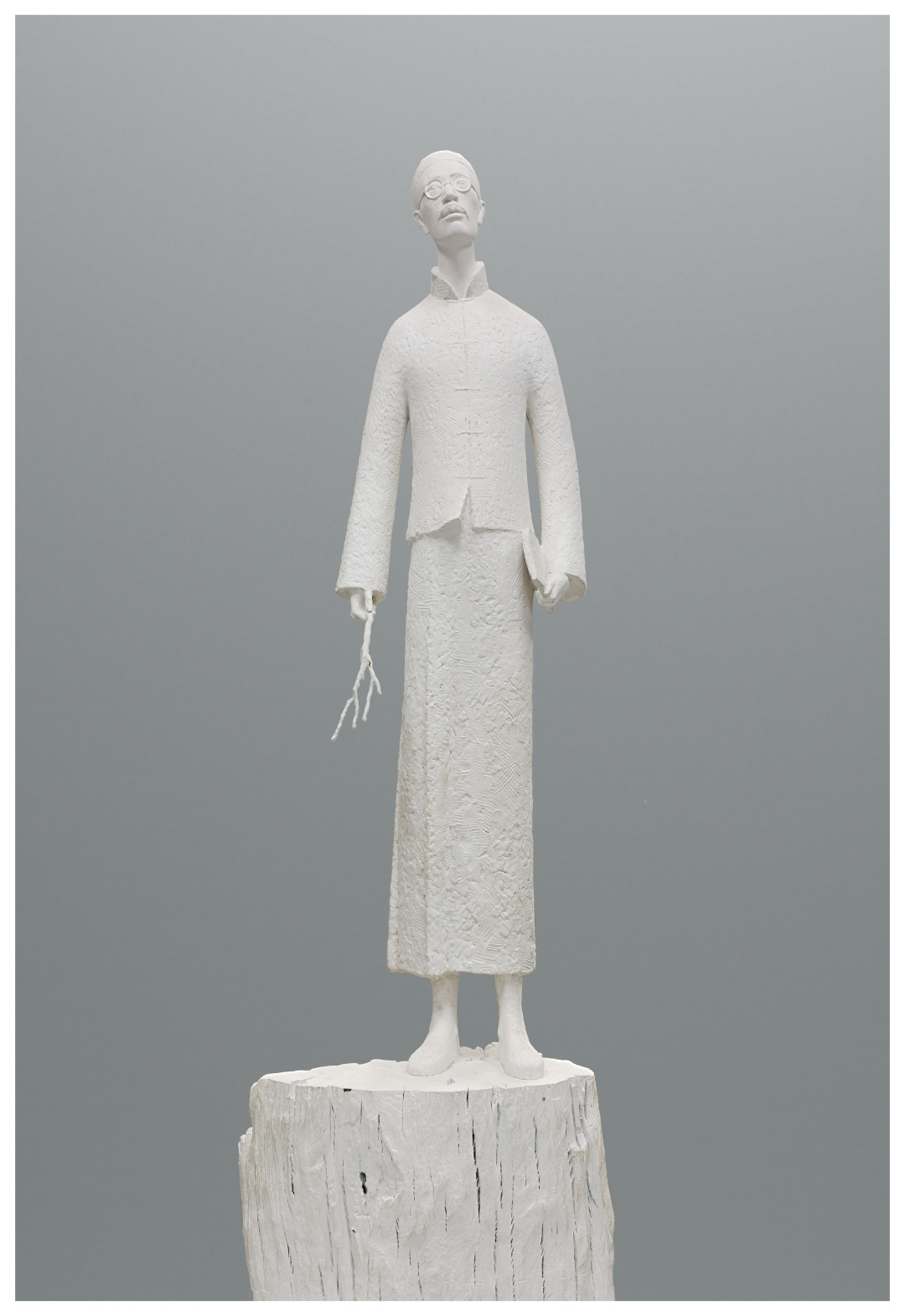 《最是人间留不住，朱颜辞镜花辞树——国学大师王国维》张朤 100×26×18cm 雕塑